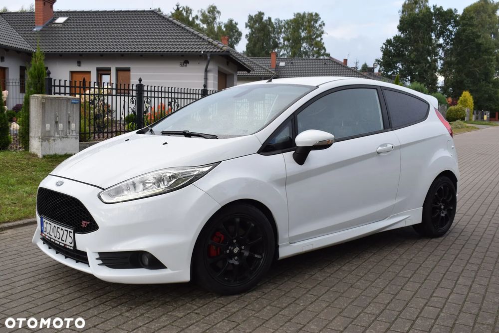 Ford Fiesta 1.6 EcoBoost mit Leder-Sport-Paket ST - 10