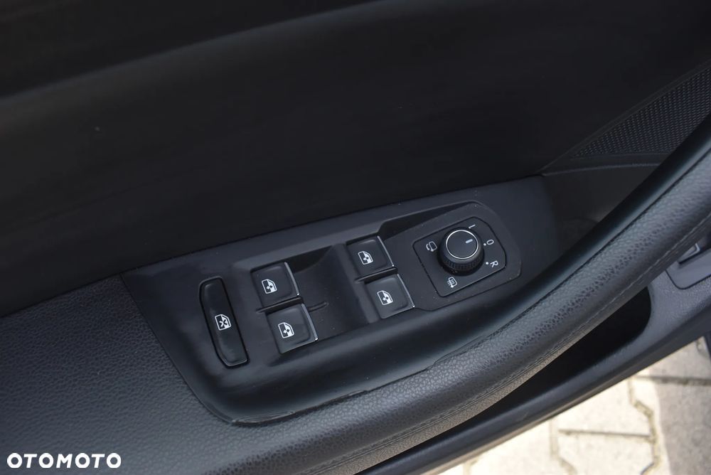 Volkswagen Passat 1.5 TSI EVO Highline DSG - 23