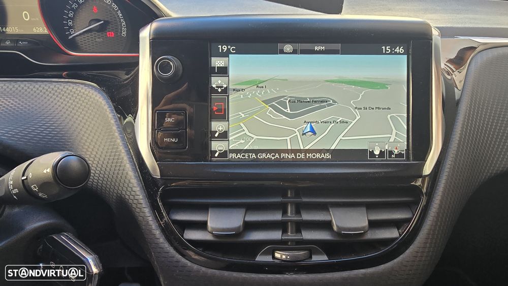 Peugeot 2008 1.6 BlueHDi GT Line - 36