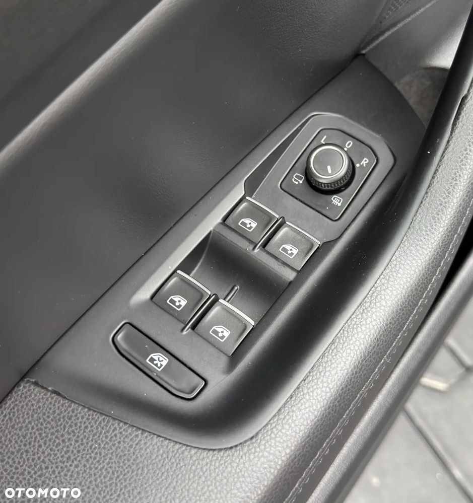 Volkswagen Passat - 16