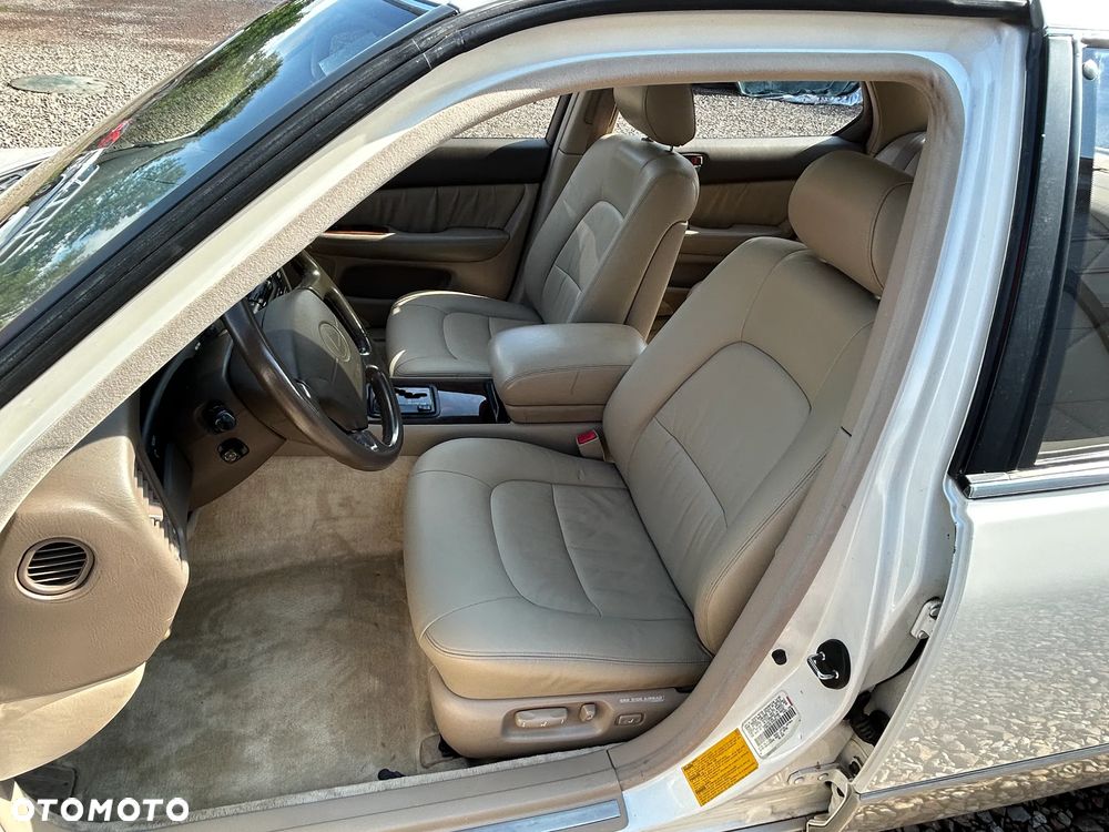 Lexus LS - 15