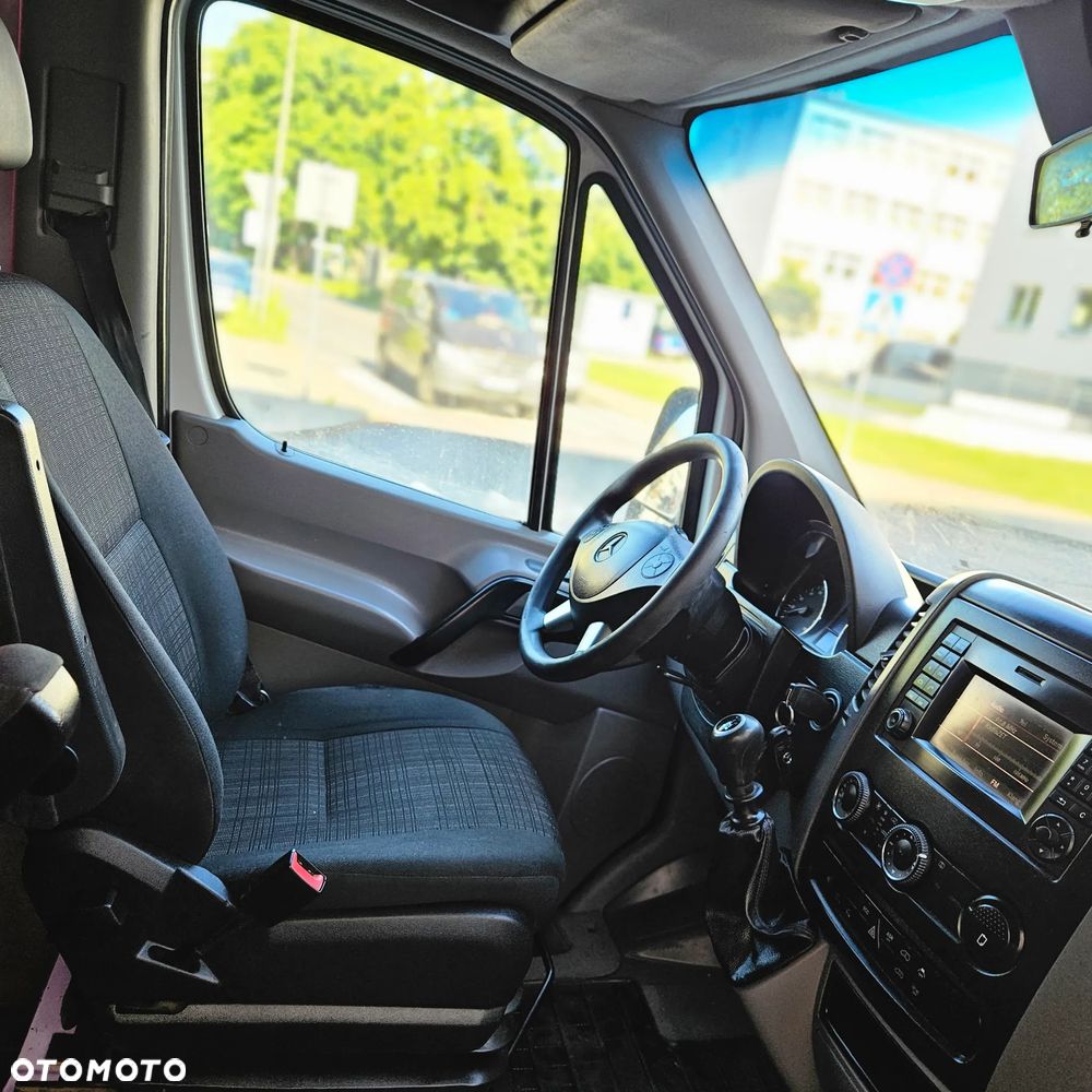 Mercedes-Benz Sprinter - 17