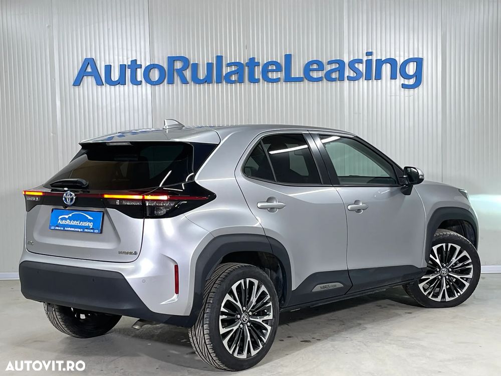 Toyota Yaris Cross 1.5 VVT-i HSD 4x2 Exclusive Elegant - 4