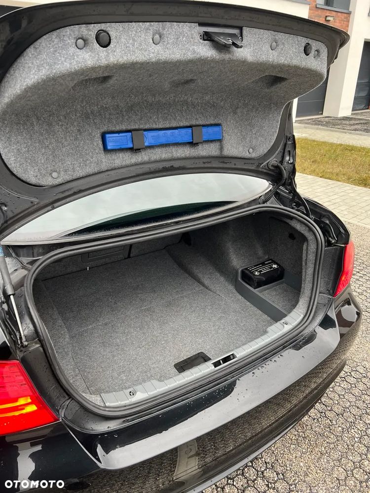 BMW Seria 3 318d DPF Edition Exclusive - 25