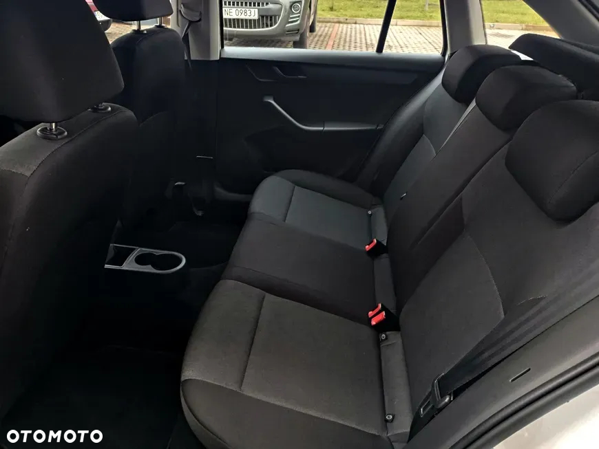 Skoda RAPID 1.2 TSI Active - 22