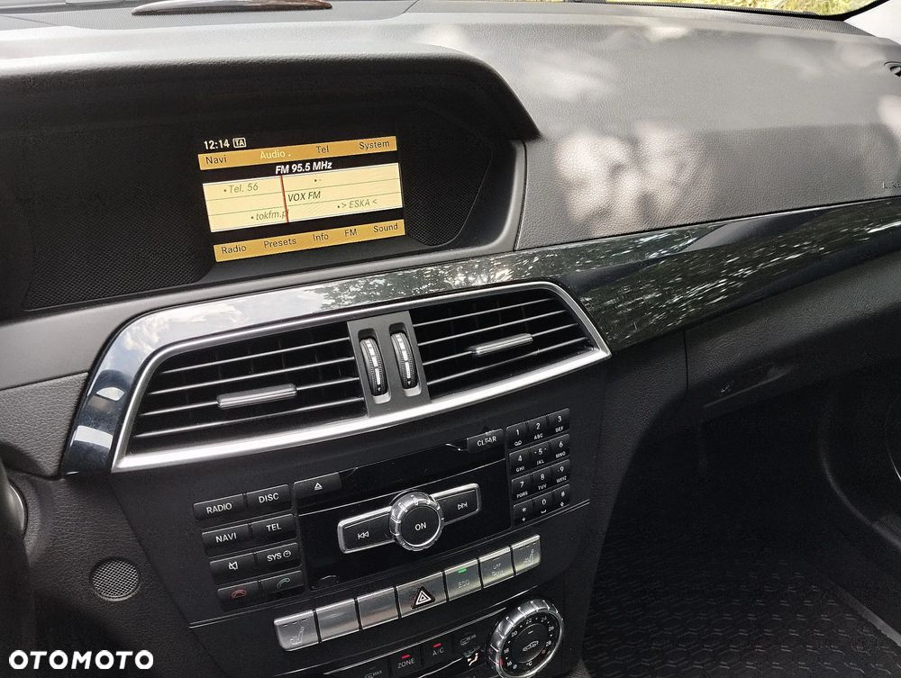 Mercedes-Benz Klasa C 180 T BlueEFFICIENCY - 23