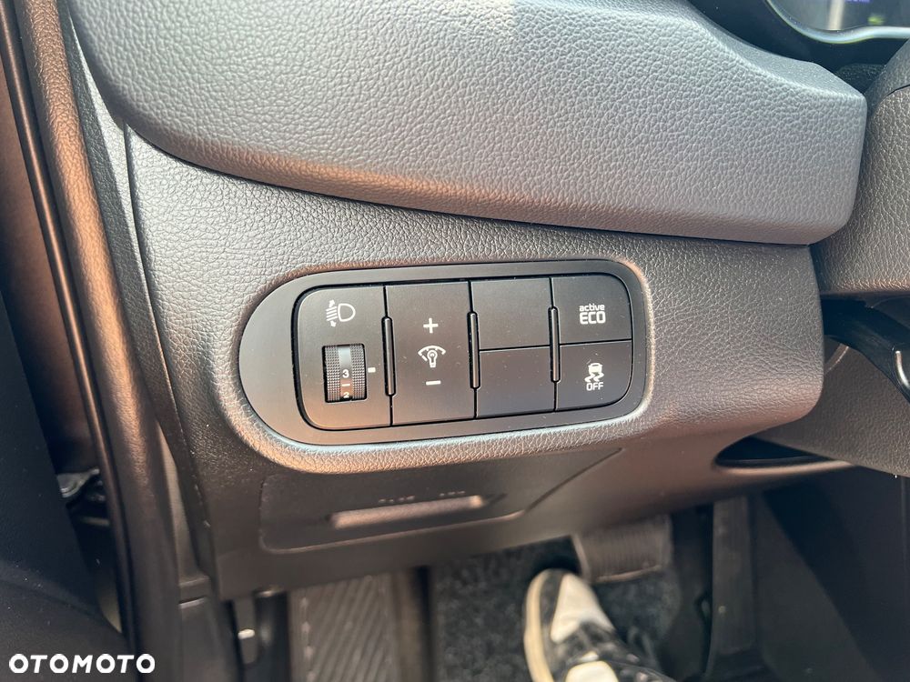Kia Carens 1.7 CRDi 141 Dream Team Edition - 22