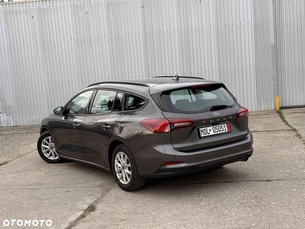Ford Focus ver-1-5-ecoblue-start--stopp--system-titanium - 14