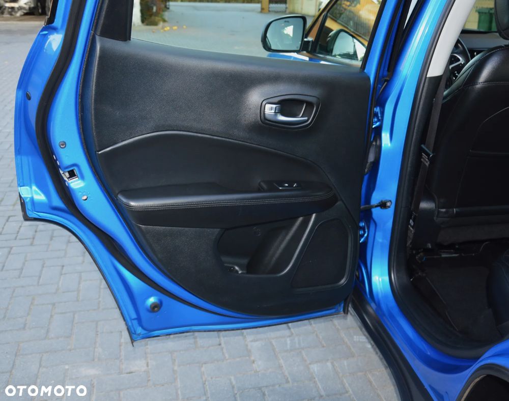 Jeep Compass - 35