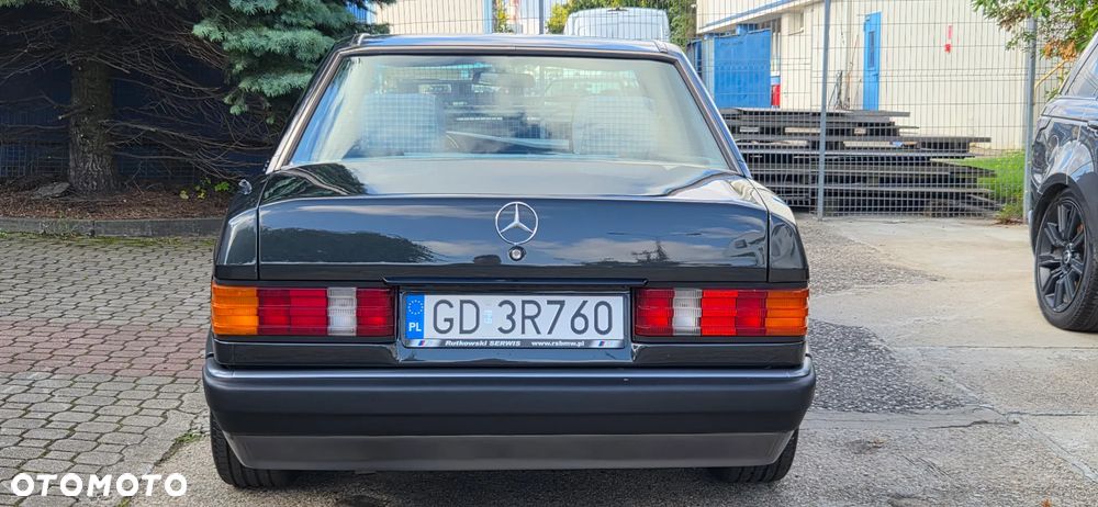 Mercedes-Benz W201 (190) - 3
