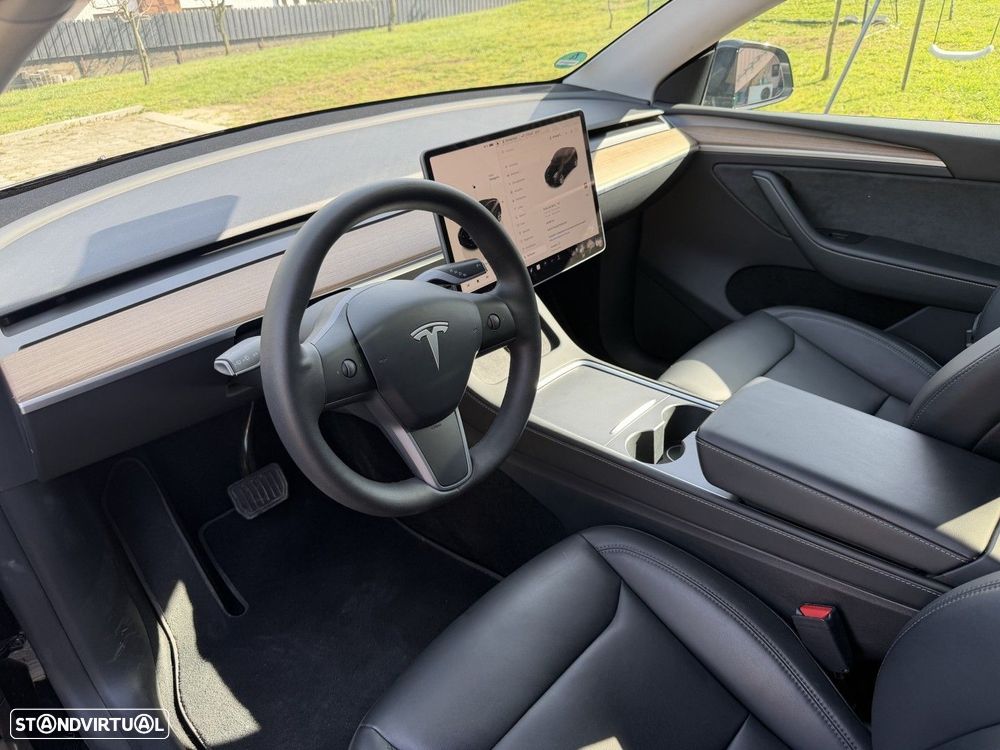Tesla Model Y Long Range Dual Motor AWD - 10