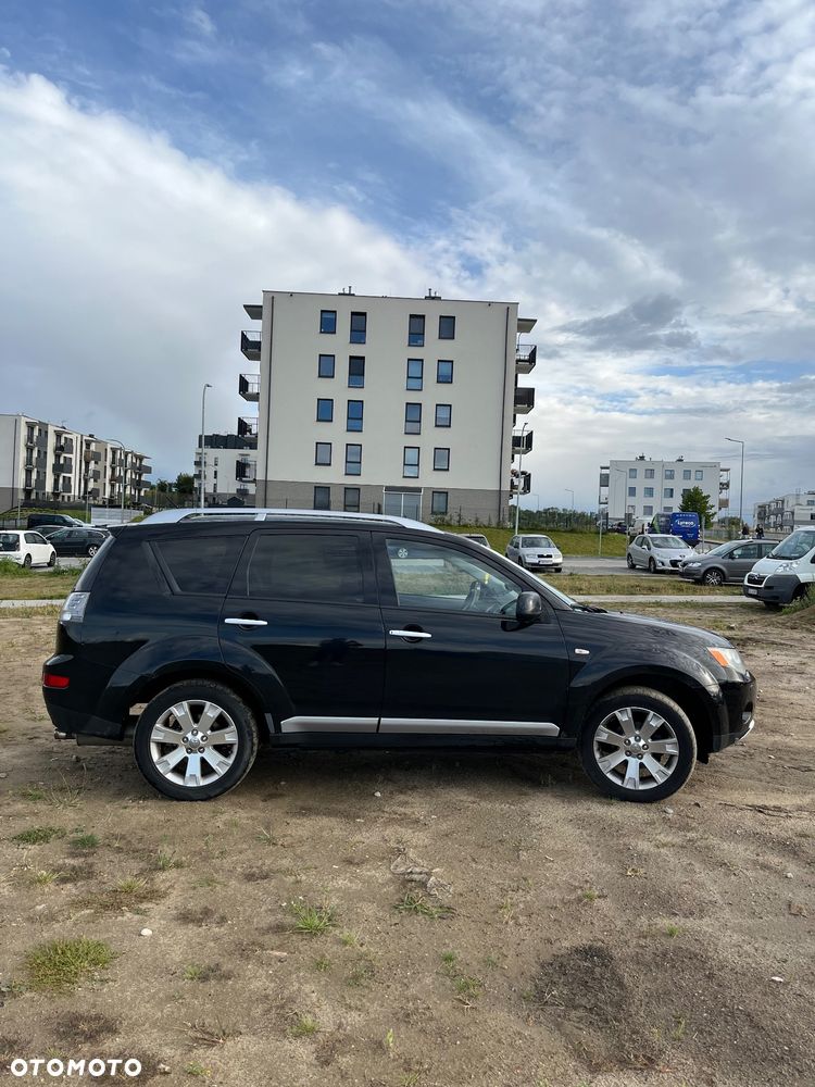 Mitsubishi Outlander 2.0 DID Instyle - 3