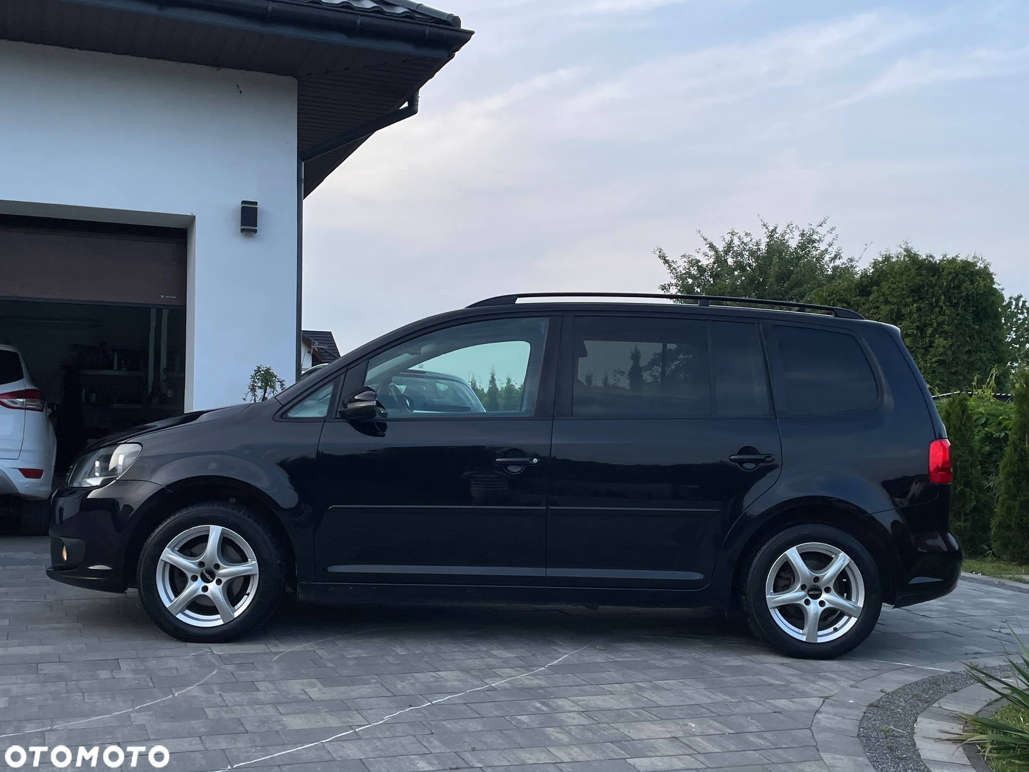 Volkswagen Touran 1.6 TDI DPF BlueMot Trendline - 11