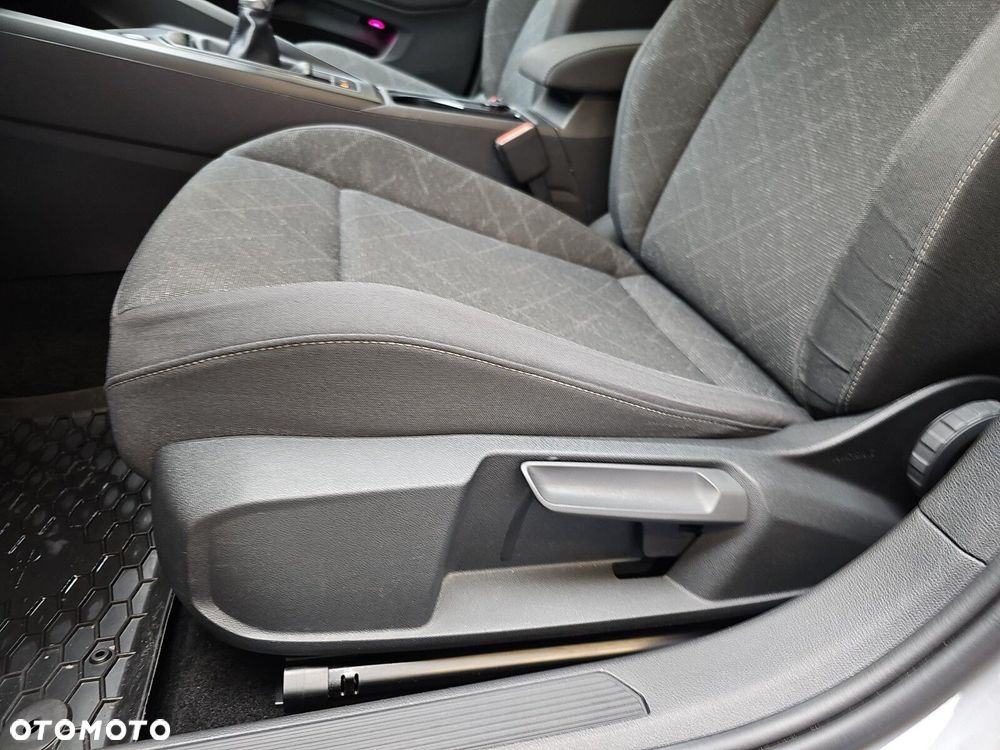 Volkswagen Golf 2.0 TDI Life - 16