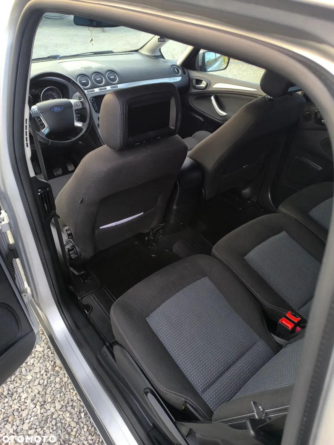 Ford S-Max - 12