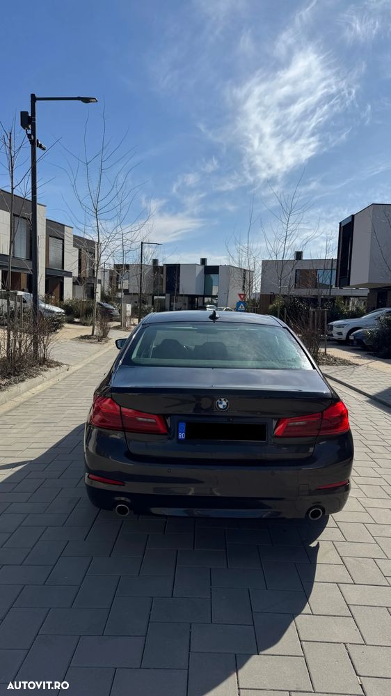 BMW Seria 5 520d Efficient Dynamics Edition Aut. - 4