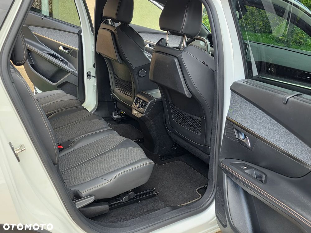 Peugeot 5008 PureTech 180 EAT8 Stop & Start GT - 32