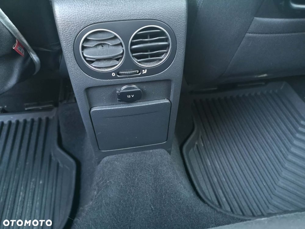 Volkswagen Golf Plus 1.4 TSI Highline - 18