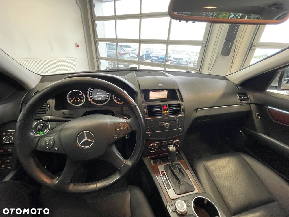 Mercedes-Benz Klasa C 300 4Matic 7G-TRONIC - 5