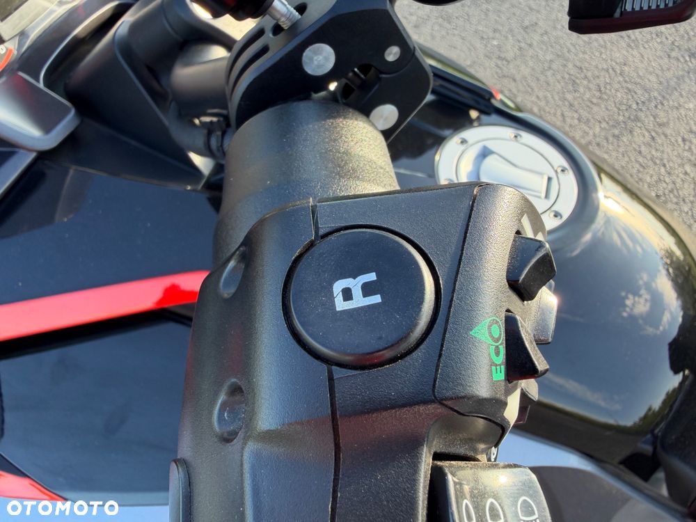Can-Am Spyder - 19
