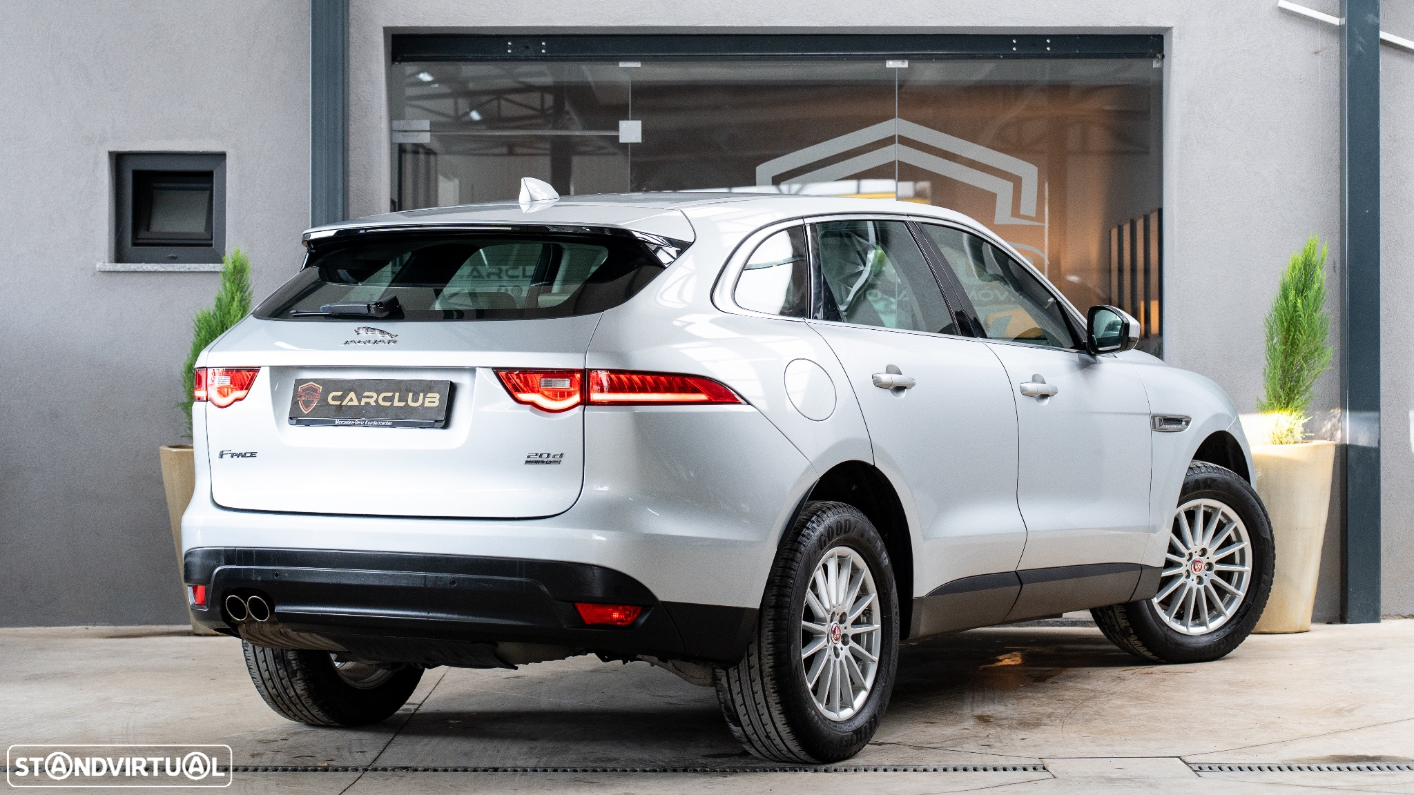 Jaguar F-Pace 2.0 i4D Pure AWD - 4