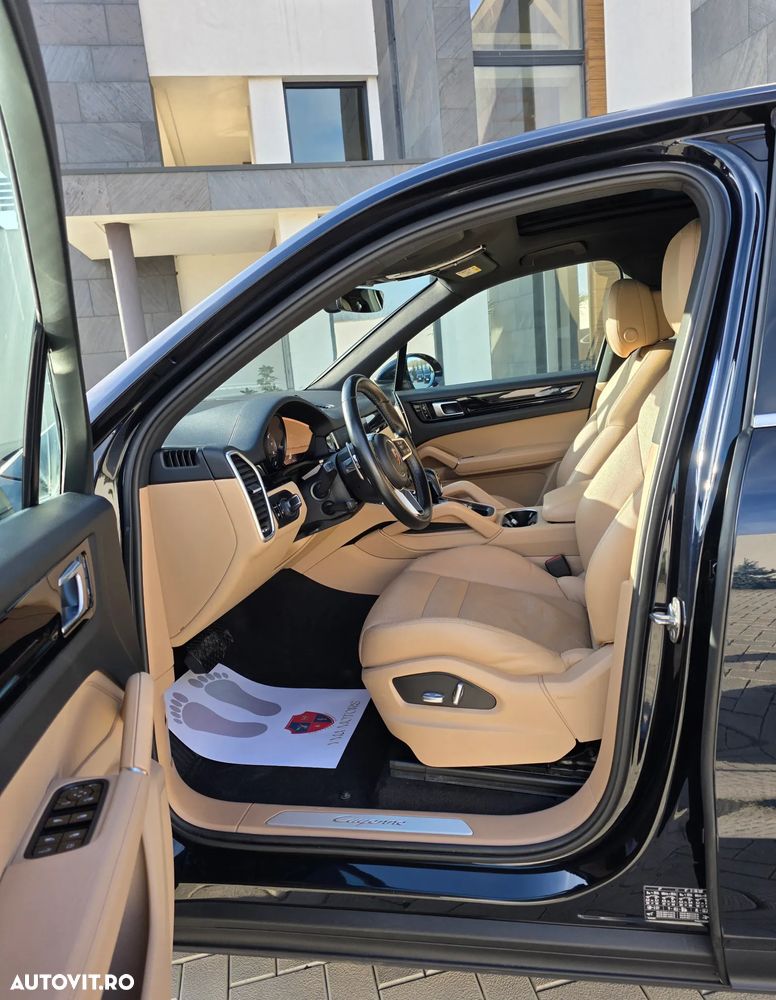 Porsche Cayenne - 12