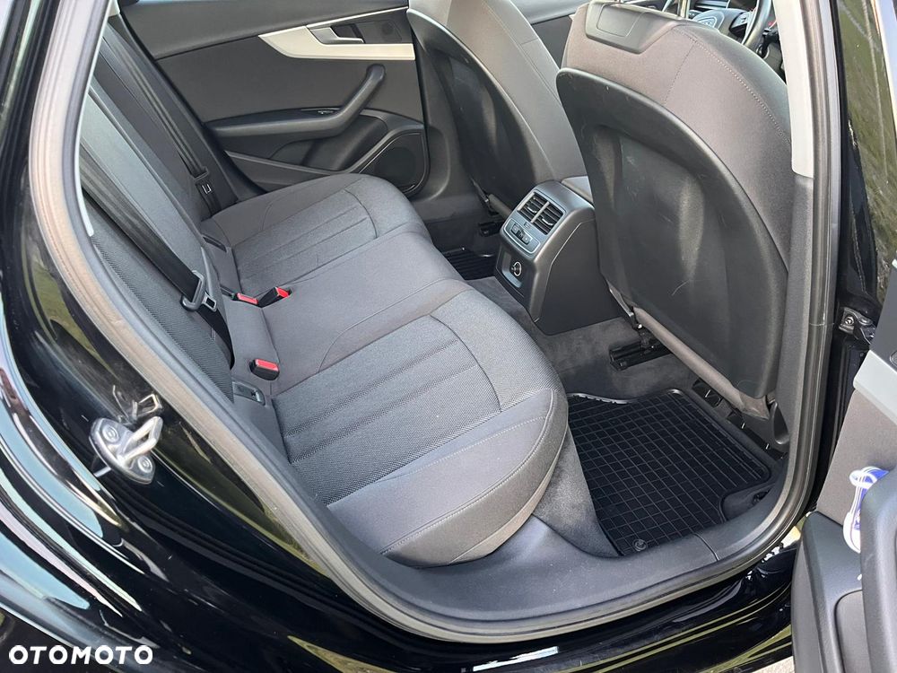 Audi A4 Avant 2.0 TDI S tronic quattro - 33