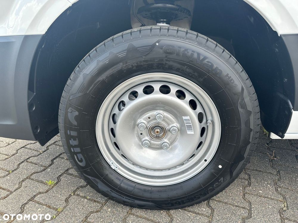 Volkswagen Crafter 35 2.0 TDI L3H3 177 KM AUTOMAT - 23