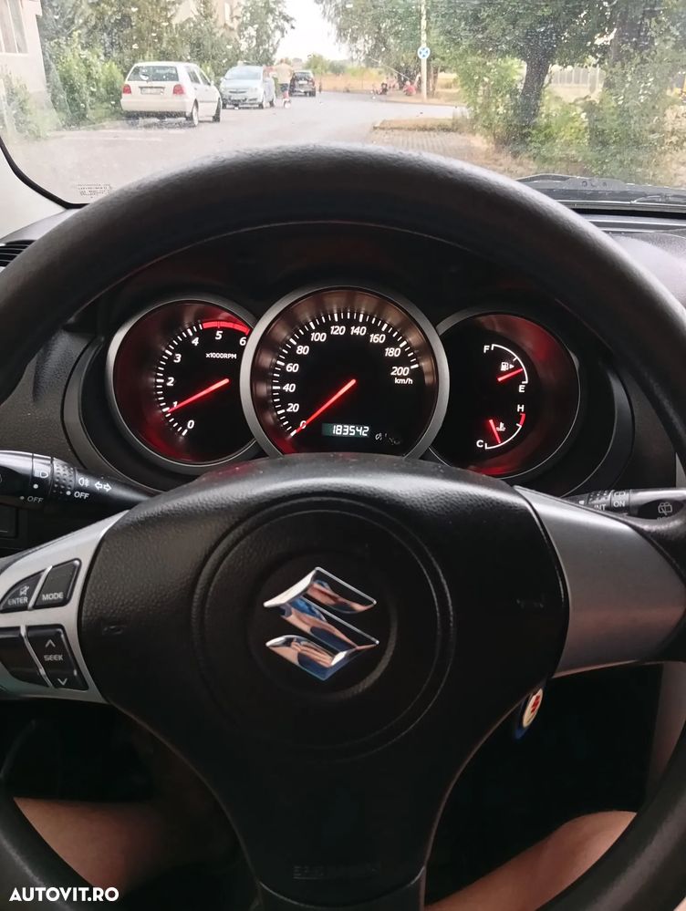 Suzuki Grand Vitara 1.9 DDiS Comfort DPF Limited - 10