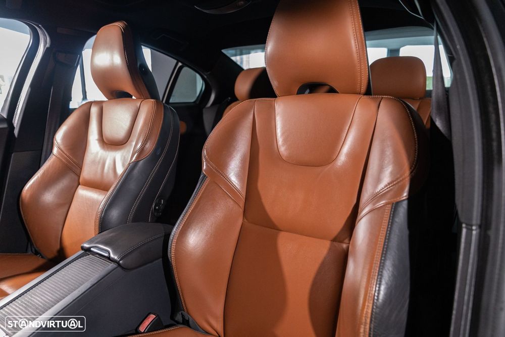 Volvo S60 Cross Country - 18