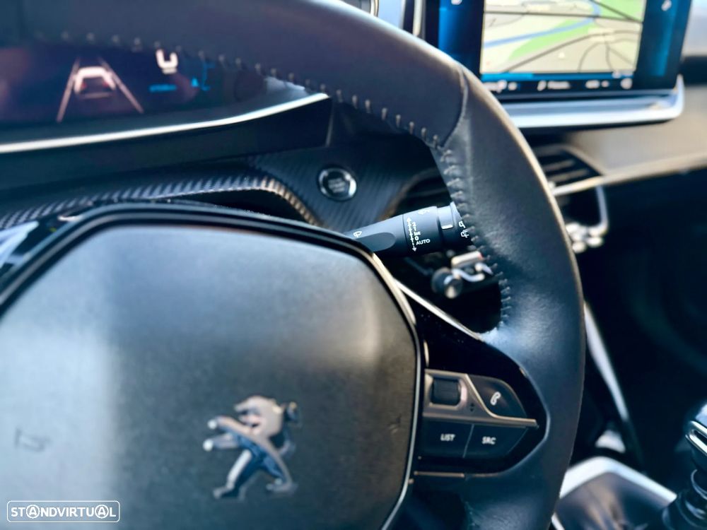 Peugeot 2008 1.2 PureTech Allure Pack - 20