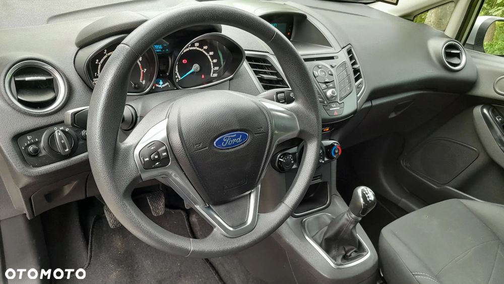 Ford Fiesta - 24