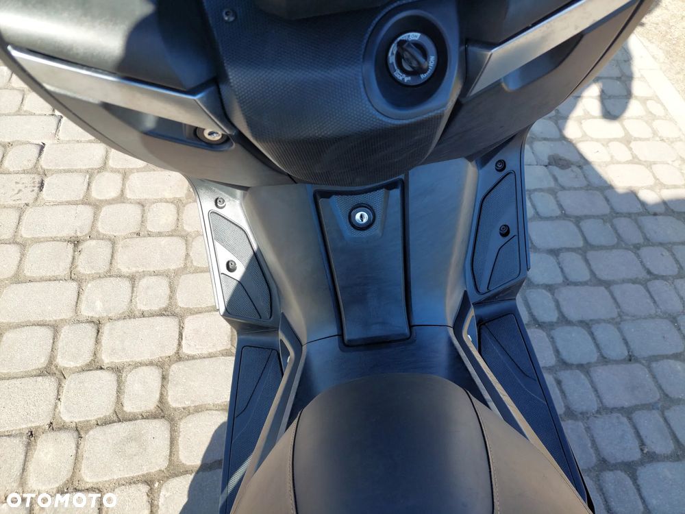 Yamaha X-max - 10