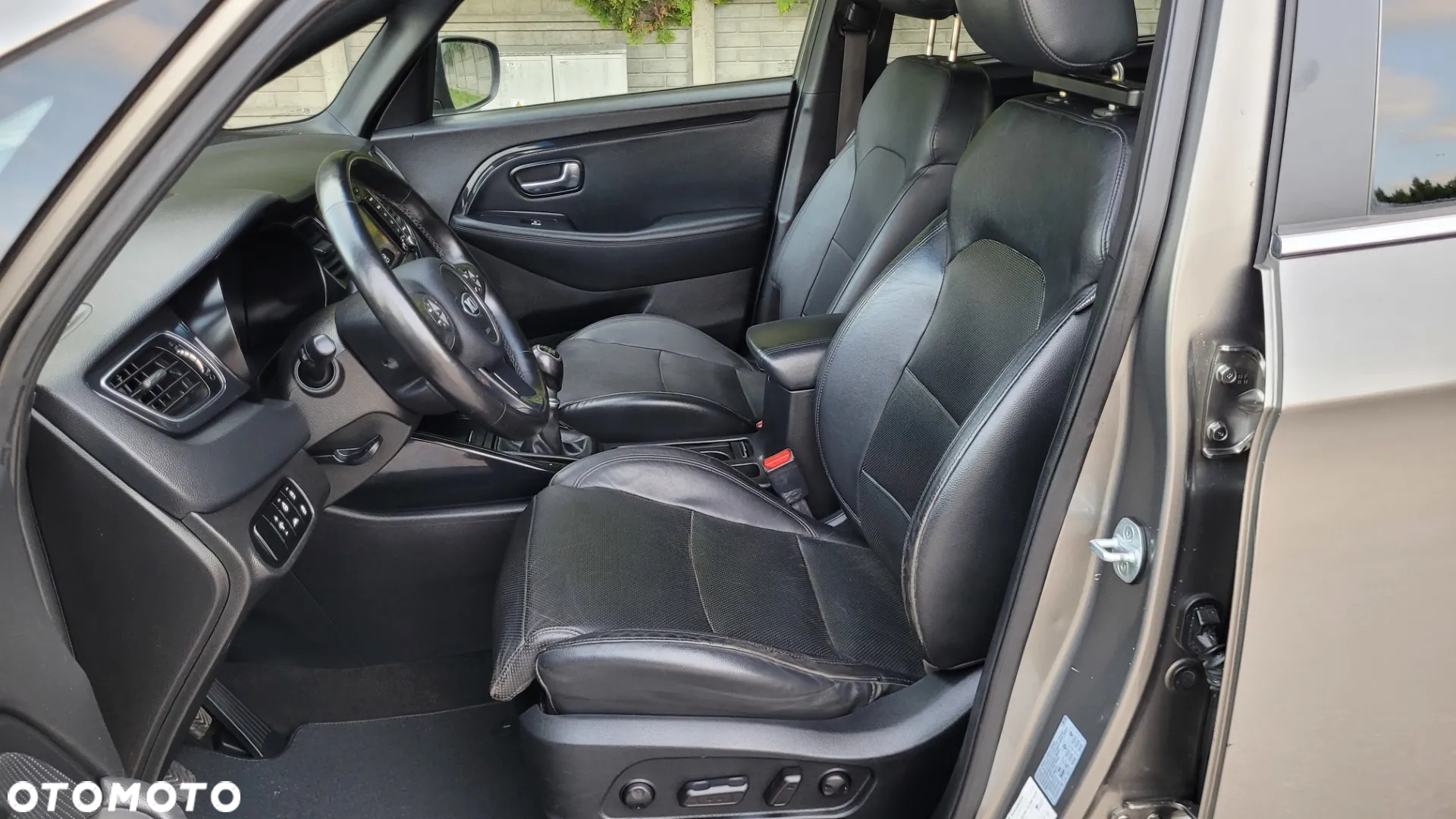 Kia Carens 1.7 CRDi XL 7os - 15