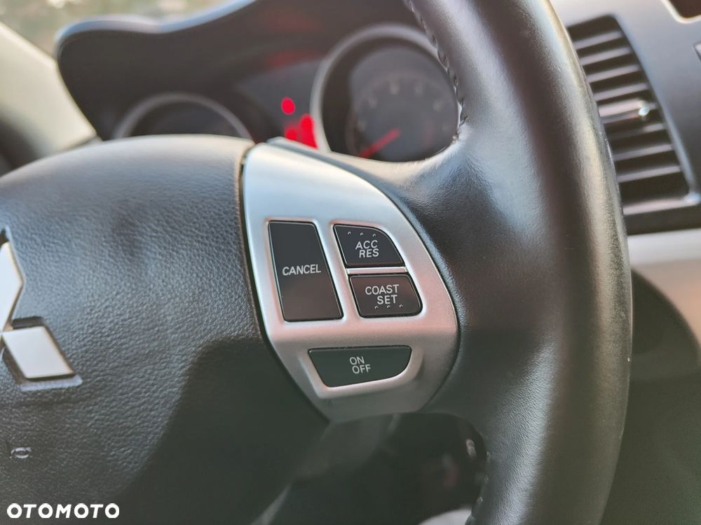 Mitsubishi Lancer 1.8 Intense - 12