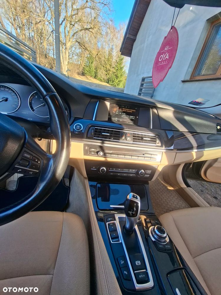 BMW Seria 5 520d xDrive - 4