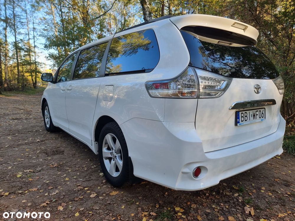 Toyota Sienna 3.5 V6 - 10