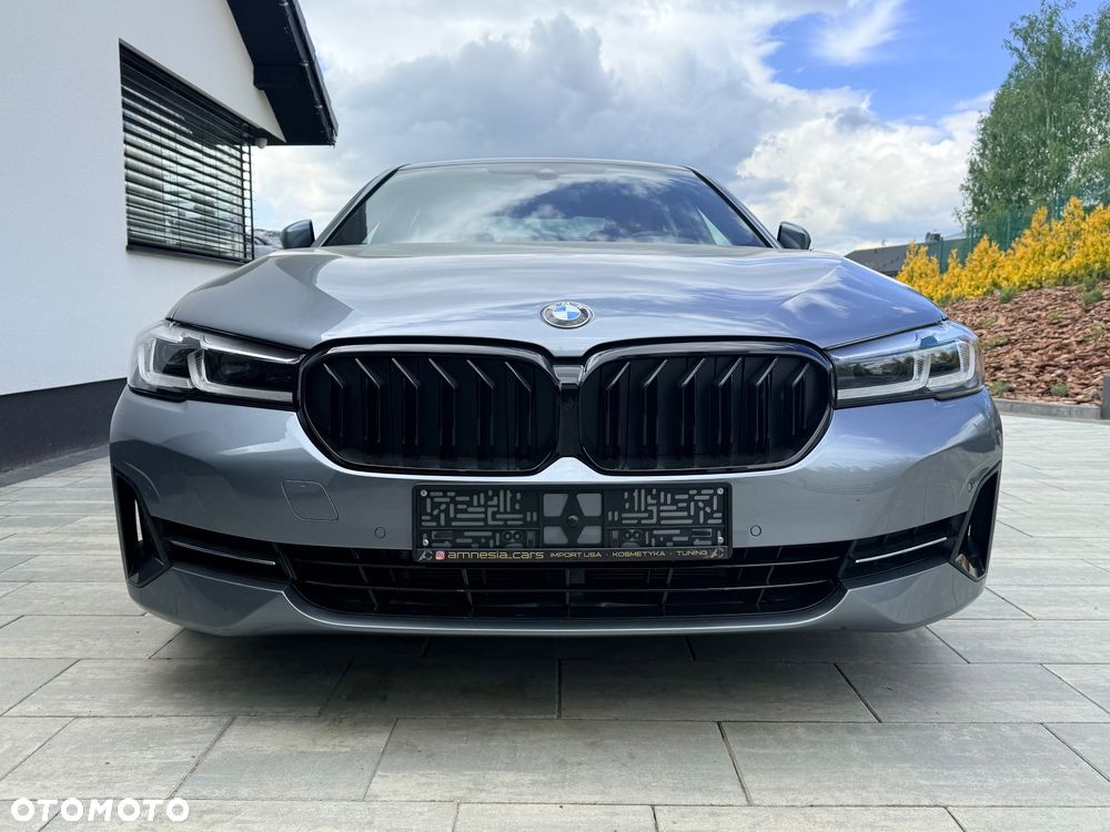 BMW Seria 5 530i xDrive Sport Line - 2