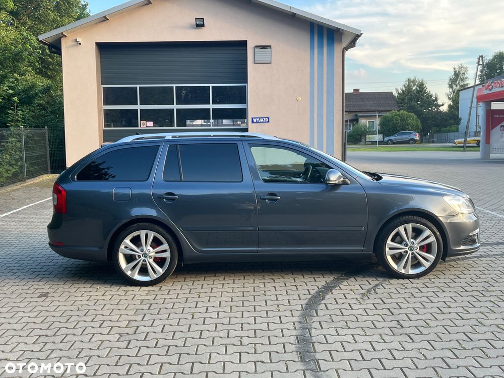 Skoda Octavia 2.0 TDI CR DPF RS - 23