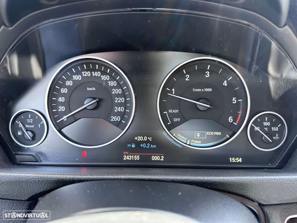 BMW 320 d Luxury Line - 32