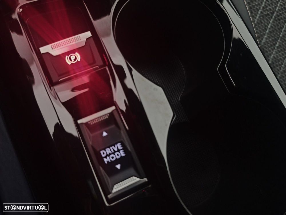 Peugeot 2008 1.2 PureTech Allure Pack - 24