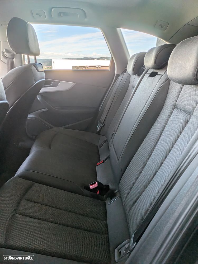 Audi A4 Avant 2.0 TDI Advance - 4
