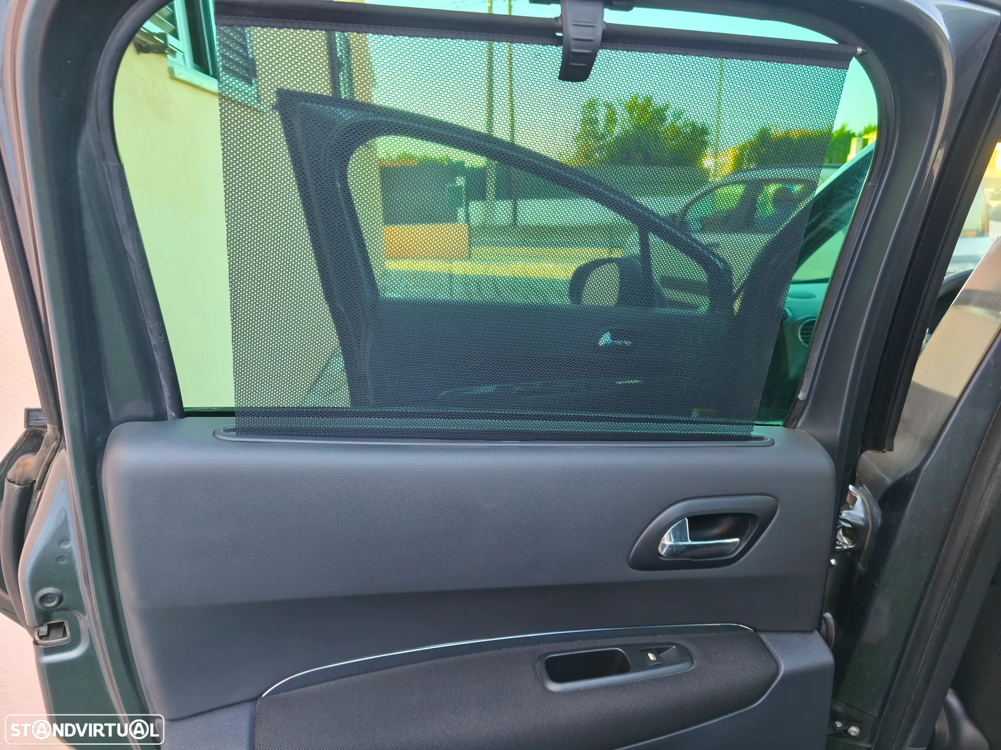 Peugeot 3008 1.6 HDi Premium JLL17 - 17