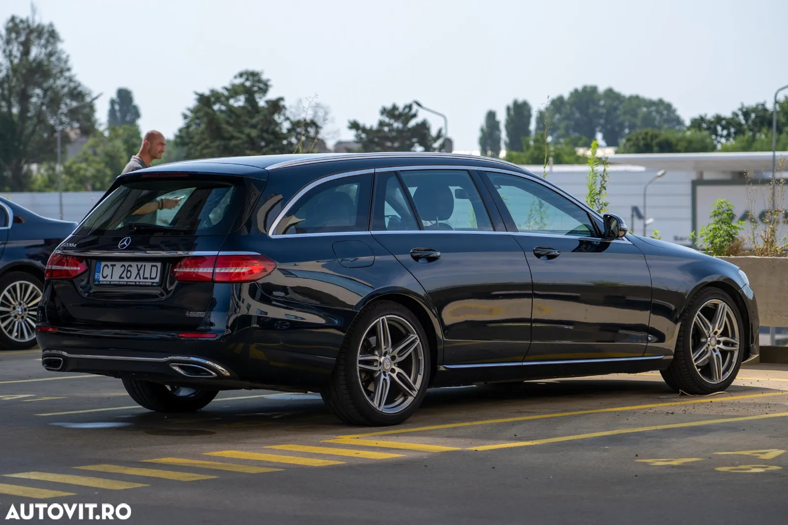 Mercedes-Benz E 220 d T 9G-TRONIC Avantgarde - 6