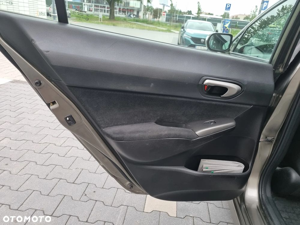 Honda Civic 1.8 Executive - 27