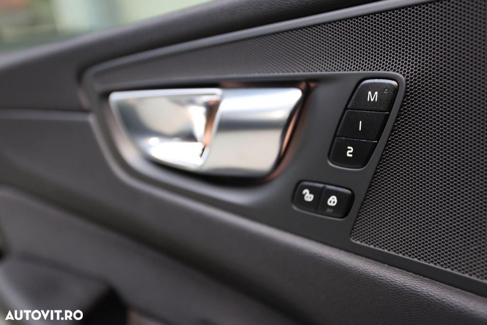 Volvo XC 60 T6 AWD Recharge Geartronic RDesign - 27