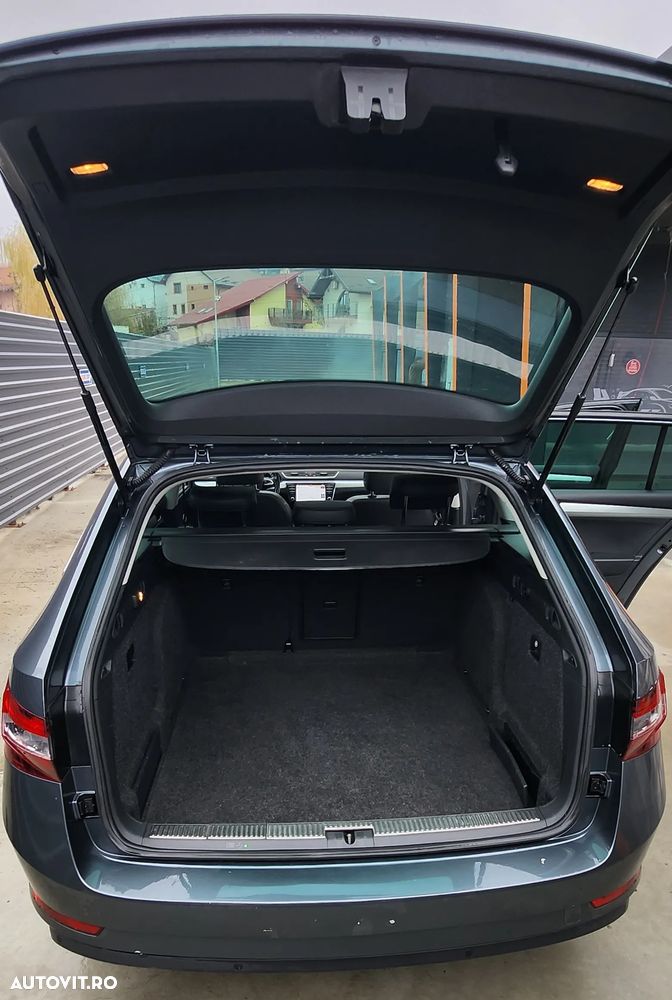Skoda Superb Combi 1.6 TDI DSG Style - 8