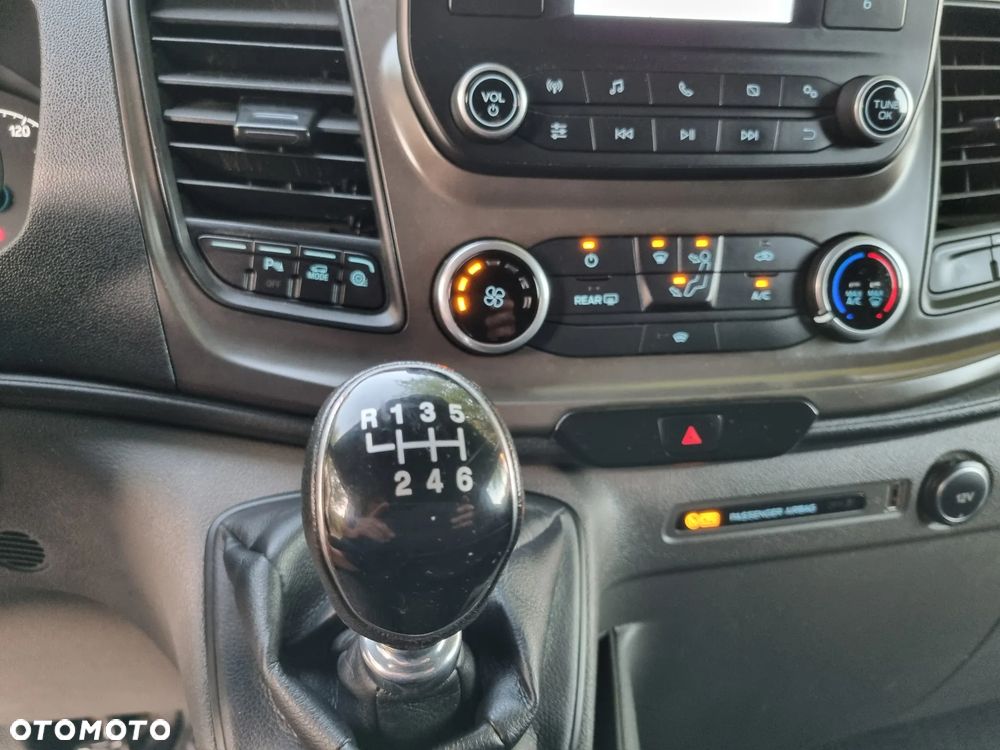 Ford Tourneo Custom 2.0 EcoBlue L2 Titanium - 8