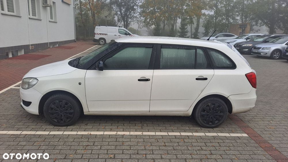 Skoda Fabia 2013 photo 2
