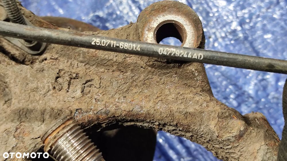 ZWROTNICA PIASTA CZUJNIK ABS LEWY PRAWY PRZÓD CHRYSLER 300C - 4